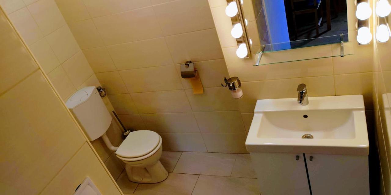 Arvalanyhaj Home Apartman แฮร์เซคาโลม ภายนอก รูปภาพ